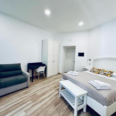 B&B Lara'S Home By I Borbone Naples Extérieur photo